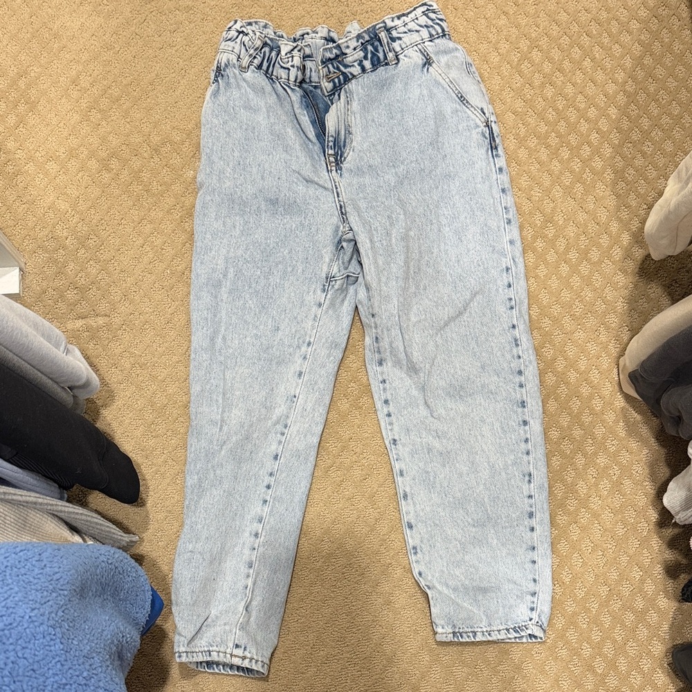 Zara Light Wash Ankle Jeans